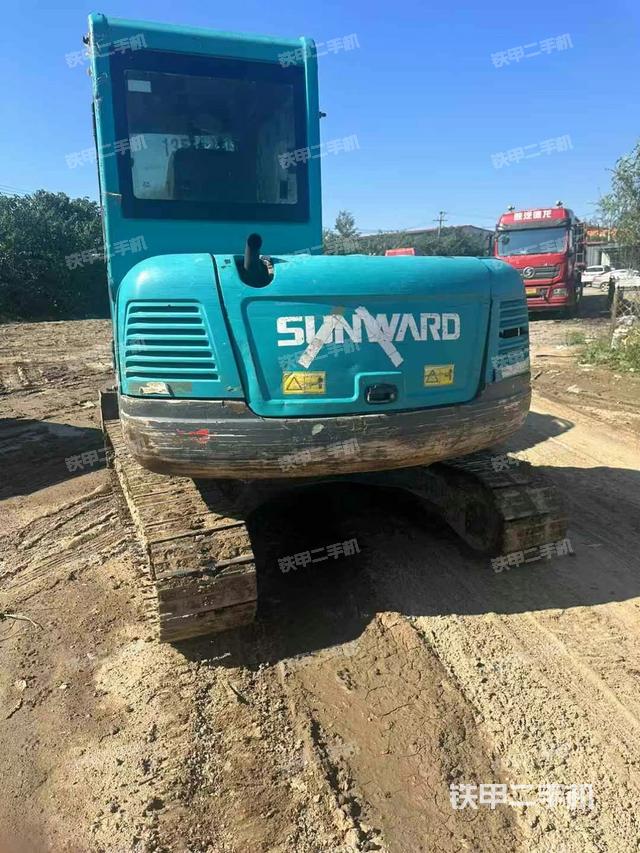 駕駛室頂部（整機(jī)外觀）