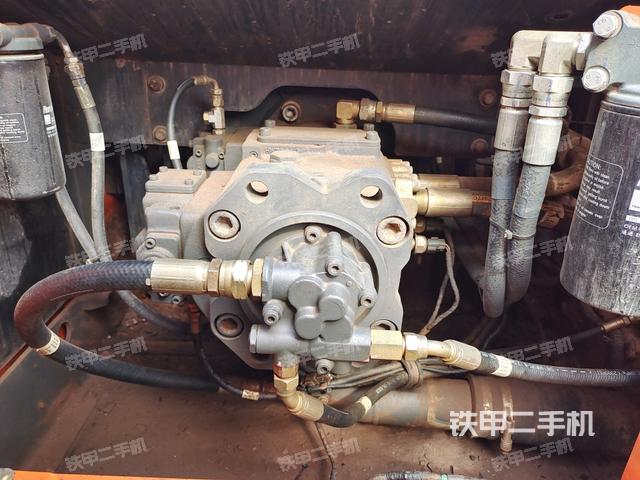 液壓泵斜45?左(大件艙室) 液壓泵斜45?左(大件艙室)