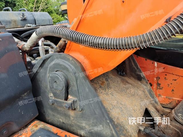 大臂根部?斜視(工作和回轉(zhuǎn)裝置) 大臂根部?斜視(工作和回轉(zhuǎn)裝置)