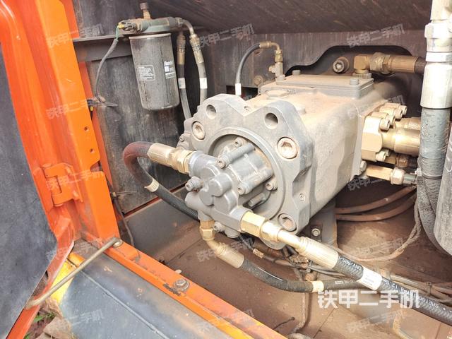 液壓泵室(大件艙室) 液壓泵室(大件艙室)