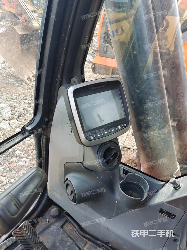 顯示屏?(駕駛室部分) 顯示屏?(駕駛室部分)