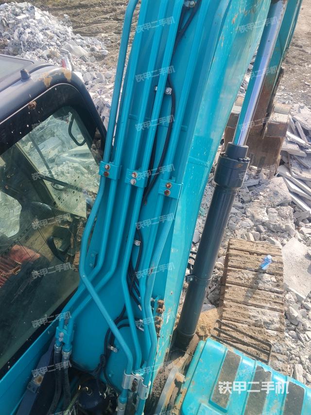 大臂背部俯視（工作和回轉(zhuǎn)裝置）