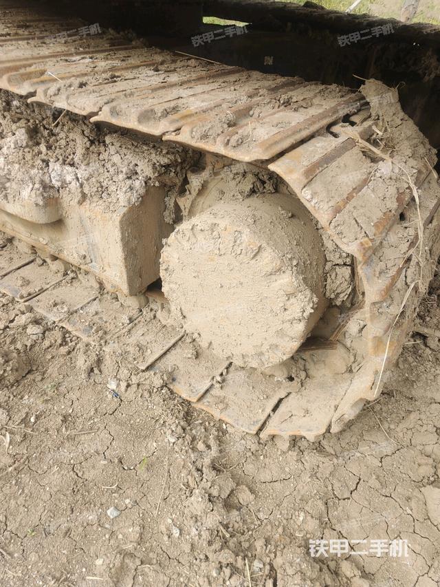 右驅(qū)動輪（行走機構(gòu)）