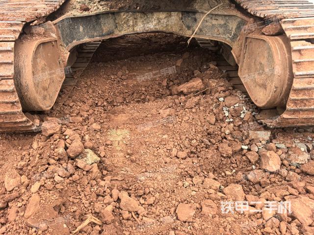 轉(zhuǎn)盤和下車架正前（工作和回轉(zhuǎn)裝置）