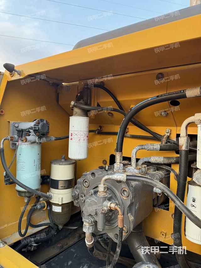 液壓泵斜45?左（大件艙室）