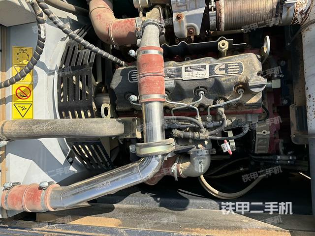 發(fā)動(dòng)機(jī)室（上車部件）