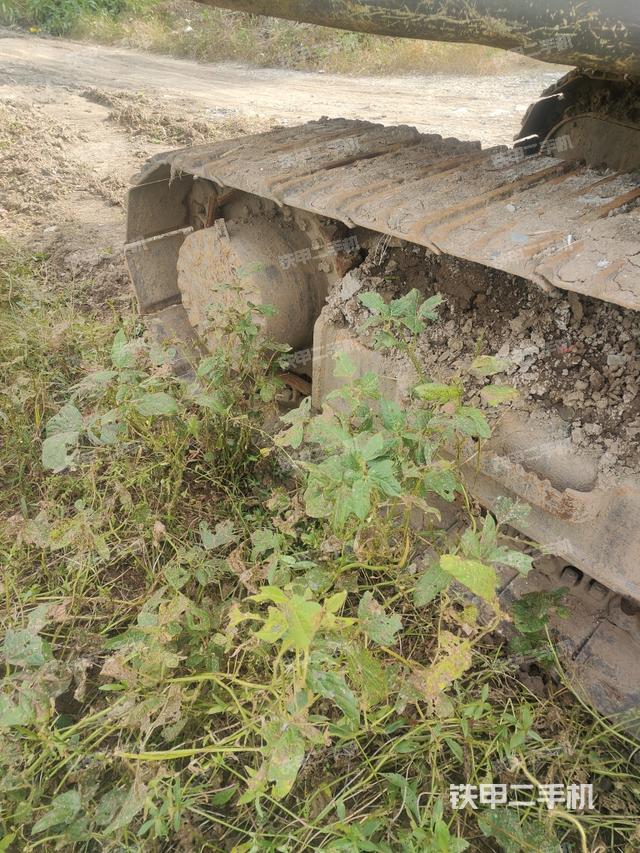 左驅(qū)動輪（行走機構(gòu)）