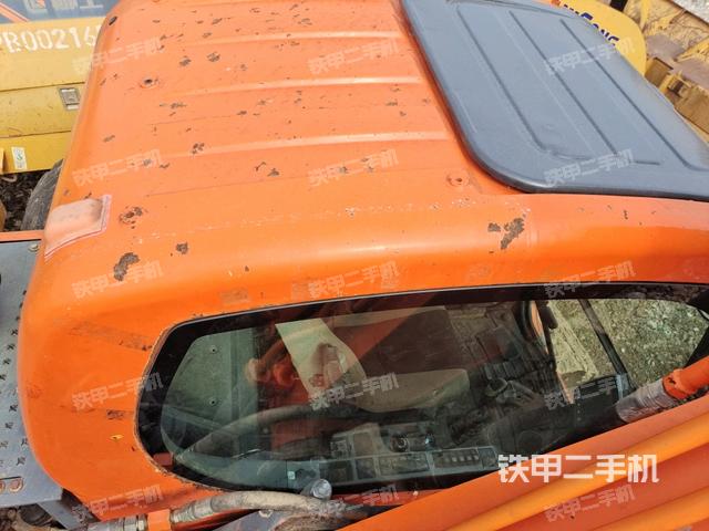 駕駛室頂部俯視(上車(chē)部件) 駕駛室頂部俯視(上車(chē)部件)