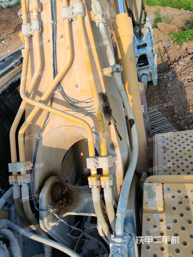 大臂背部俯視（工作和回轉(zhuǎn)裝置）