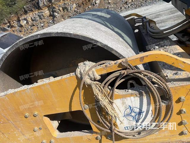 正后側(cè)（壓路機(jī)前后車架）