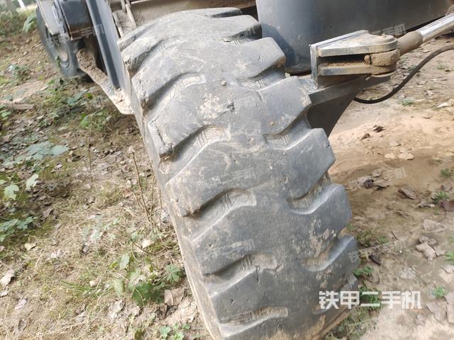 右引導(dǎo)輪/右前輪（行走機構(gòu)）