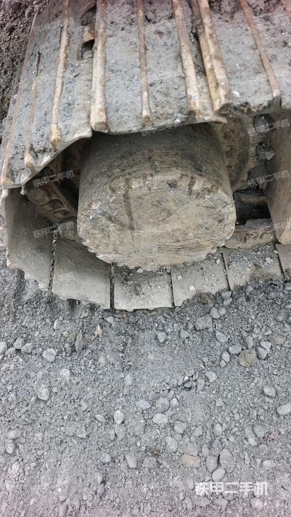 左驅(qū)動(dòng)輪（行走機(jī)構(gòu)）