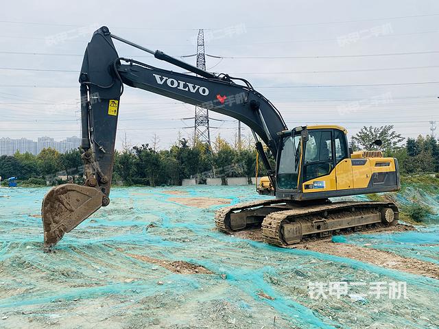 沃尔沃EC220DL挖掘机