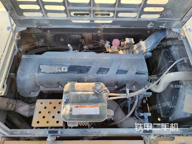 發(fā)動(dòng)機(jī)室（上車部件）