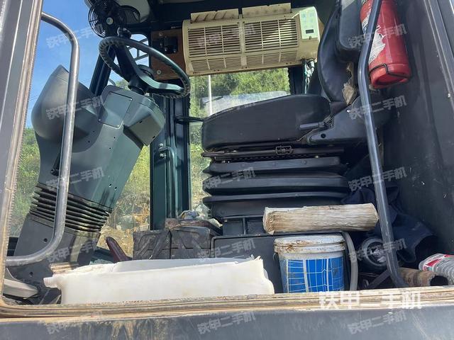 駕駛室外頂全景（壓路機(jī)駕駛室）