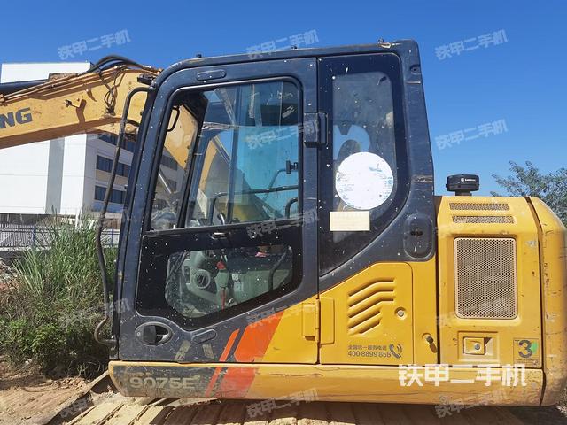 ?駕駛室正側(cè)（駕駛室部分）