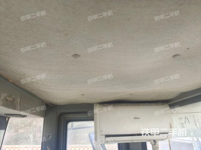 駕駛室正側(cè)（駕駛室/操作室）