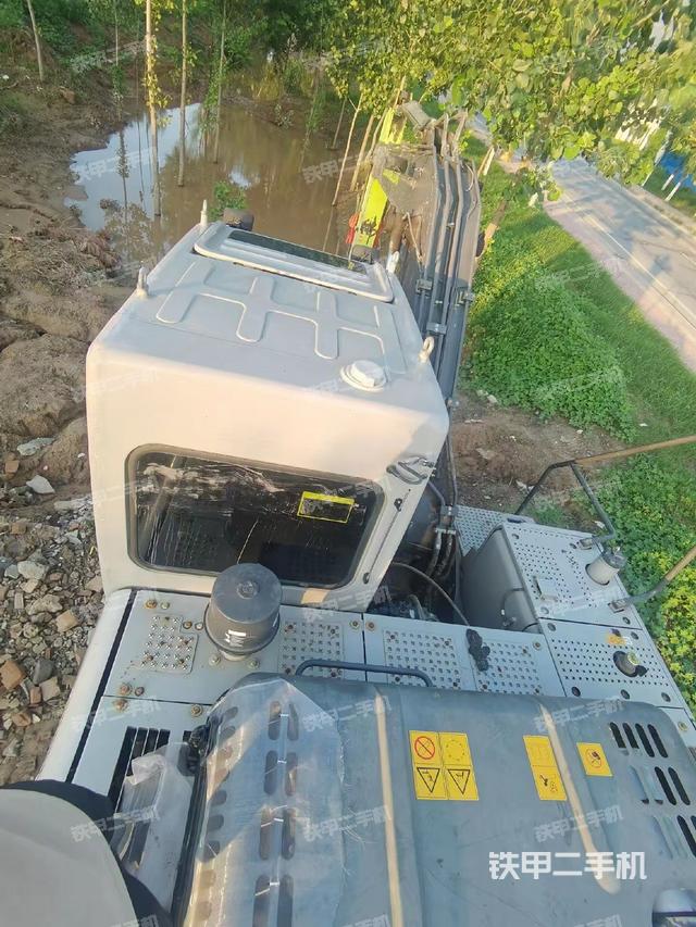 駕駛室頂部（整機(jī)外觀）