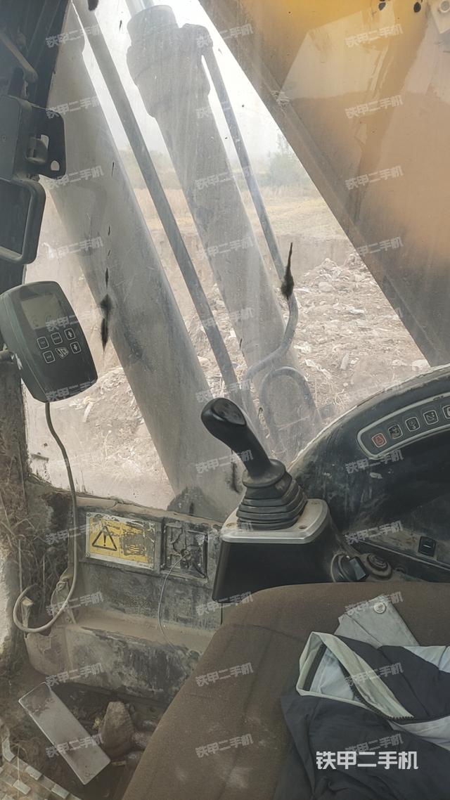 駕駛室整體（整機(jī)外觀）