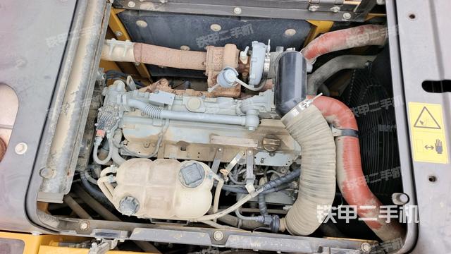 發(fā)動(dòng)機(jī)室（上車部件）