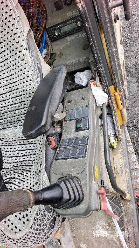 座椅左側(cè)控制臺/音響/含左手柄（駕駛室部分）