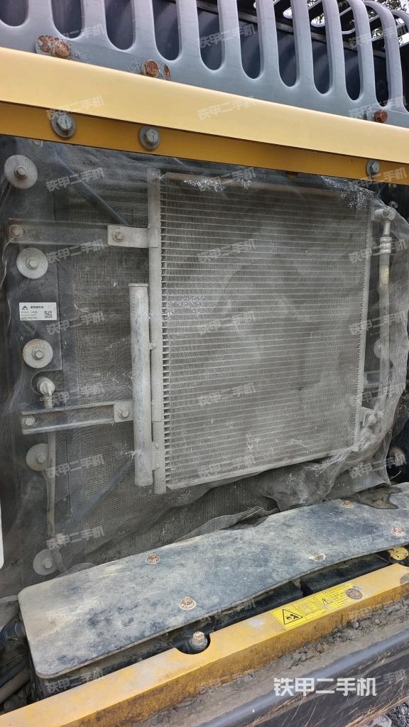 散熱器正面（大件艙室）