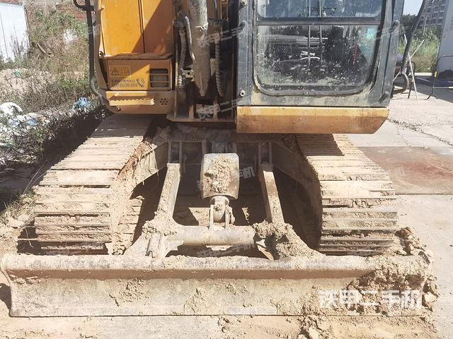 轉(zhuǎn)盤和下車架正前（工作和回轉(zhuǎn)裝置）