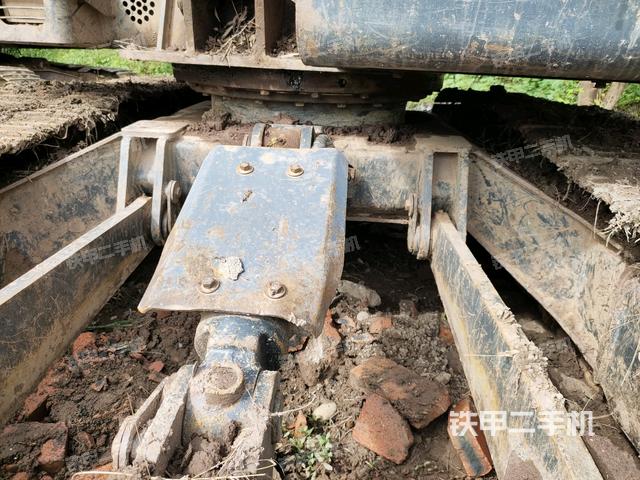 右驱动轮（行走机构）