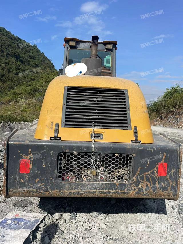 右前45°（壓路機(jī)整機(jī)外觀）