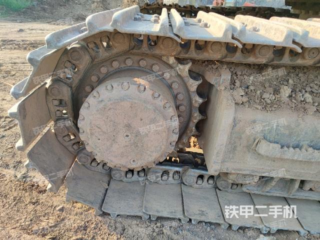 右驅(qū)動(dòng)輪（行走機(jī)構(gòu)）