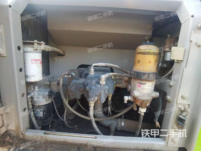 液壓泵艙室正面整體（整機(jī)外觀）