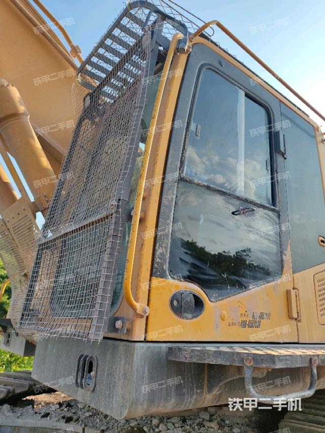 駕駛室左前45度（駕駛室部分）