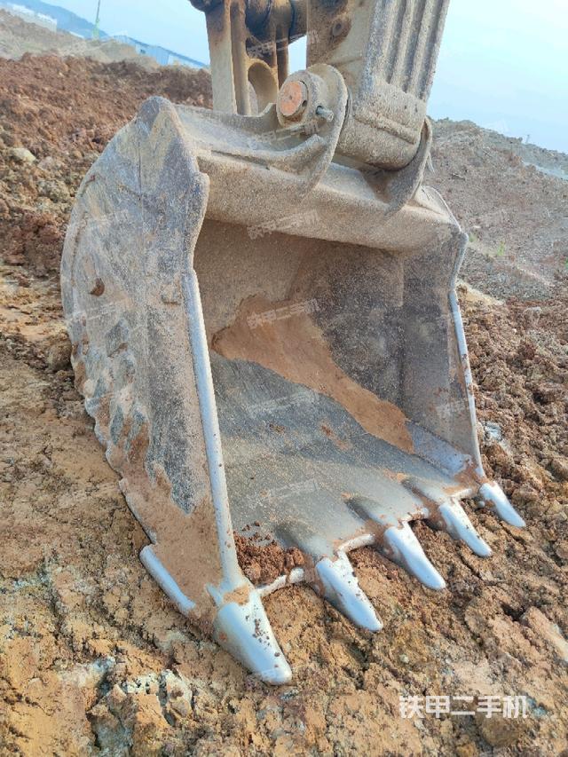 鏟斗右后整體（工作和回轉(zhuǎn)裝置）