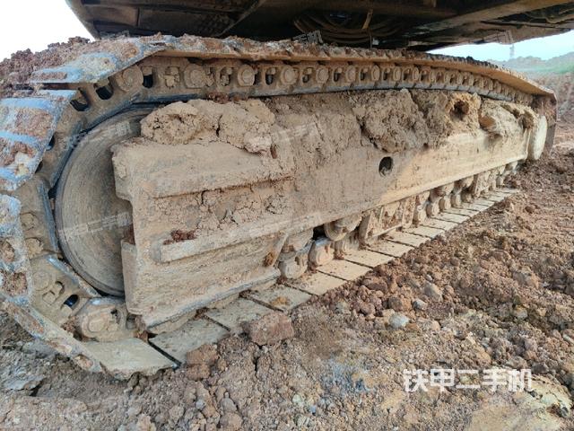 左側(cè)履帶整體?（行走機(jī)構(gòu)）