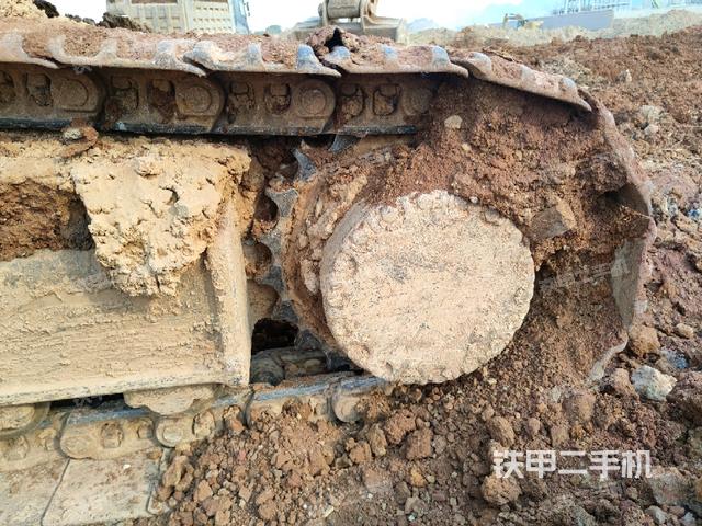 左驅(qū)動(dòng)輪（行走機(jī)構(gòu)）