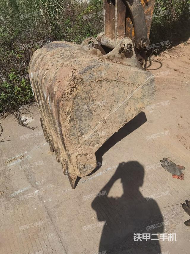 鏟斗右后整體（工作和回轉(zhuǎn)裝置）