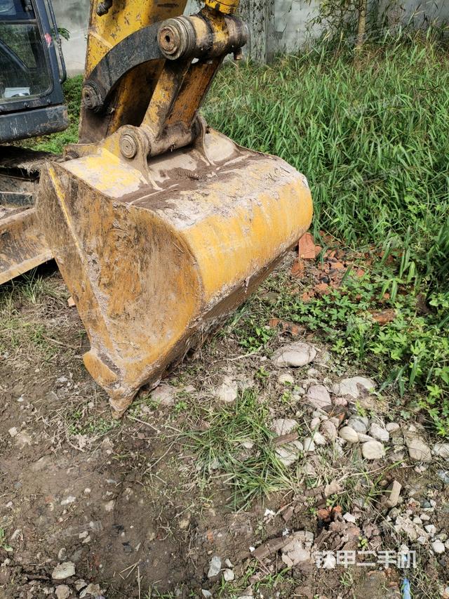 铲斗右后整体（工作和回转装置）