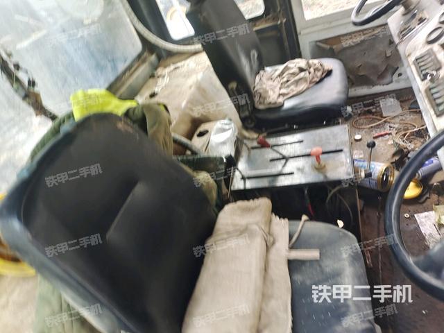 駕駛室內(nèi)部（駕駛室/操作室）