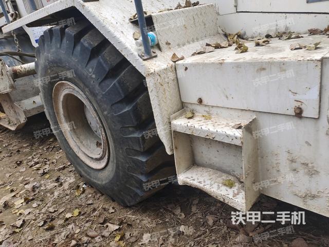 左驅(qū)動(dòng)輪/左后輪（行走機(jī)構(gòu)）