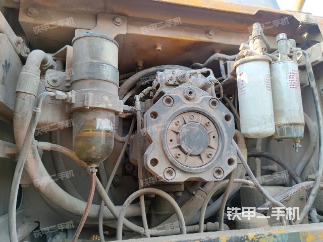 液壓泵斜45?左（大件艙室）