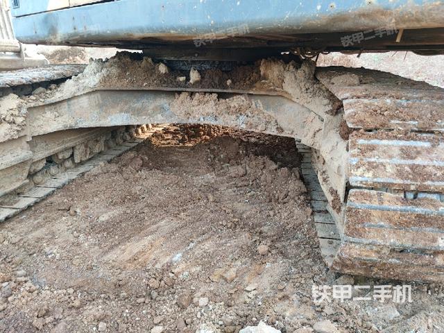 轉(zhuǎn)盤和下車架正前（工作和回轉(zhuǎn)裝置）