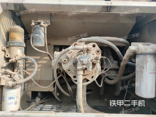 液壓泵艙室正面整體（整機(jī)外觀）