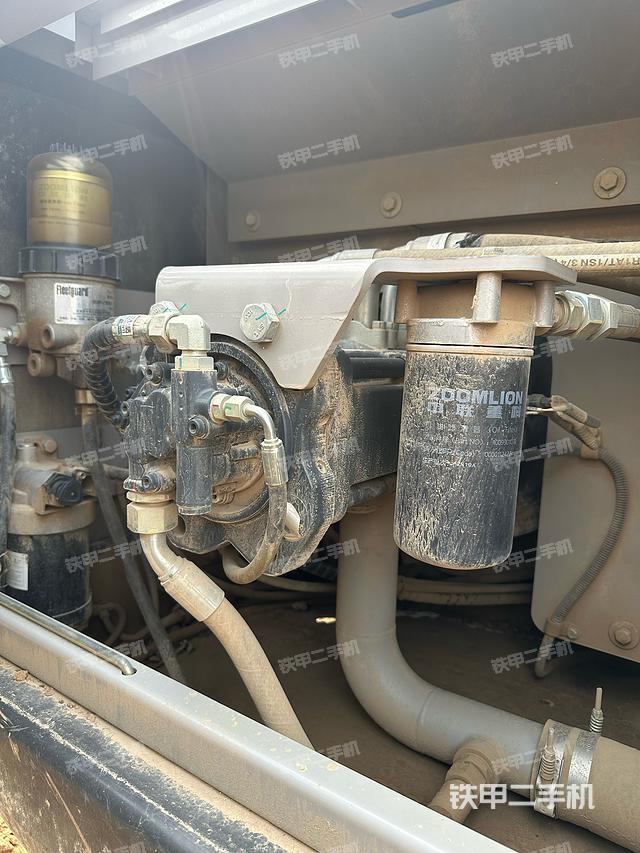 駕駛室整體（整機(jī)外觀）