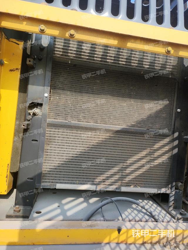 散熱器正面（大件艙室）