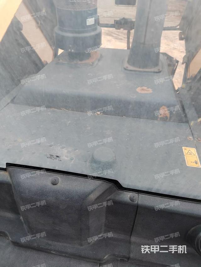 駕駛室內(nèi)部（駕駛室部分）