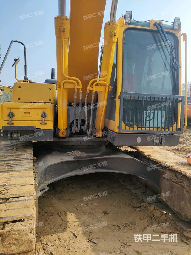 大臂油缸整體?豎拍（工作和回轉(zhuǎn)裝置）