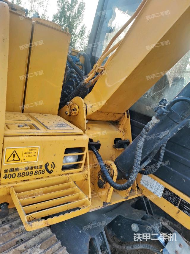 大臂根部?斜（工作和回轉(zhuǎn)裝置）