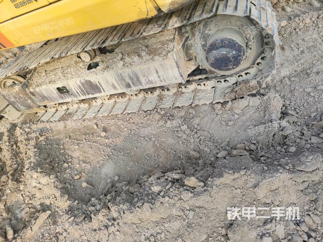 右側(cè)履帶整體?（行走機(jī)構(gòu)）