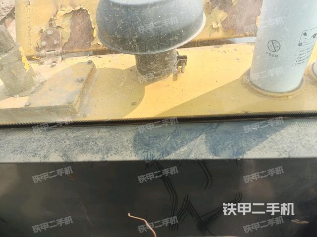 操作臺(tái)全景（壓路機(jī)駕駛室）