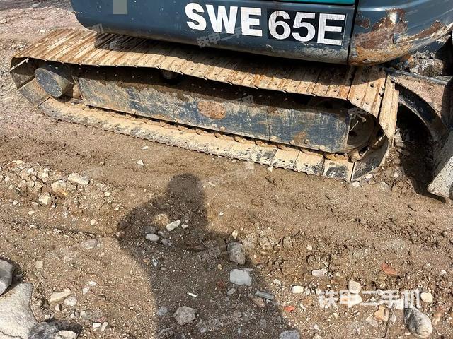 單側(cè)履帶整體（整機(jī)外觀）